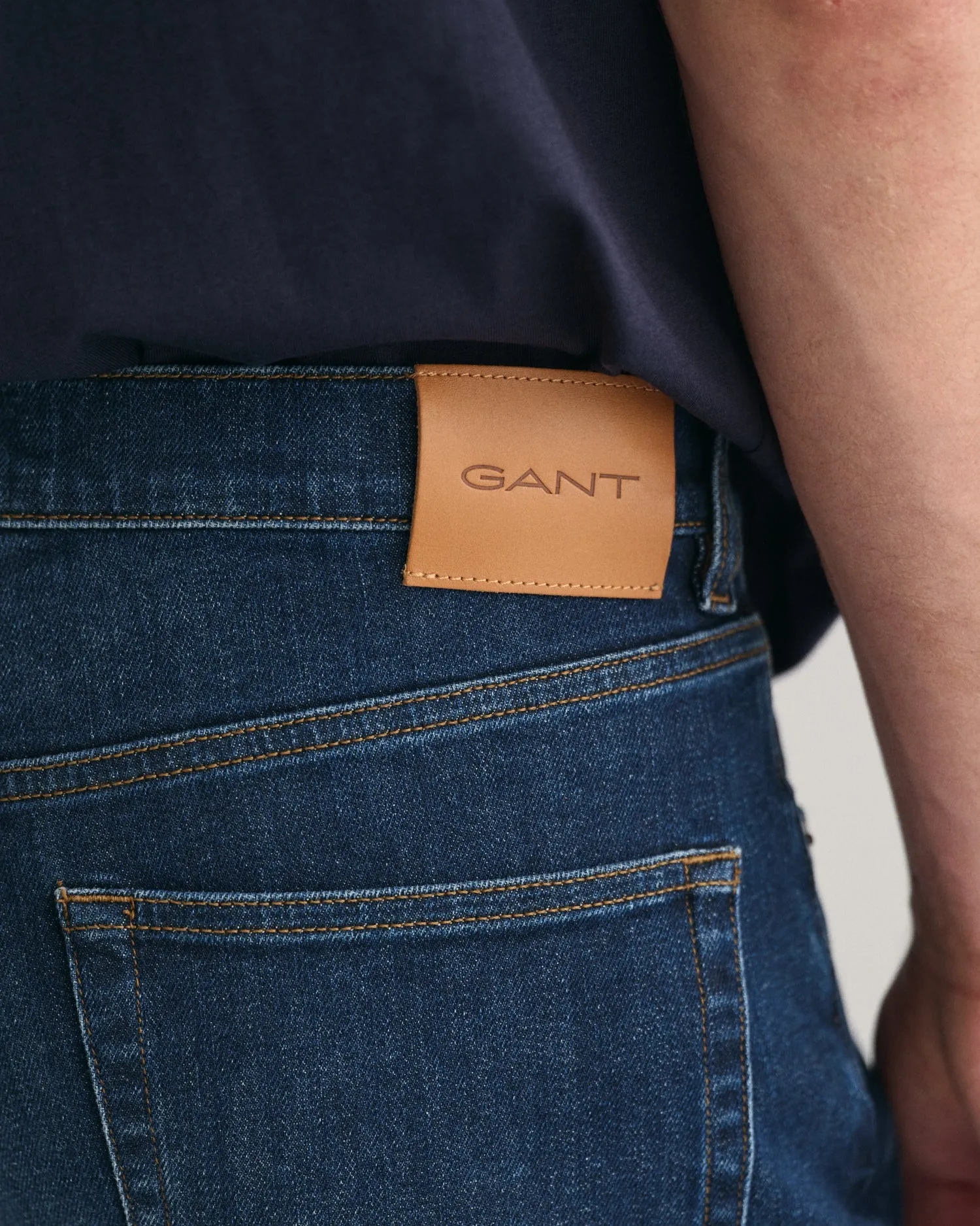 Gant Men Blue Washed Mid-Rise Slim Fit Jeans