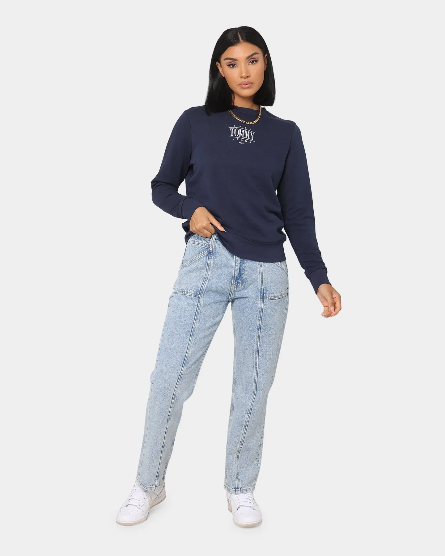 Tommy Jeans Women's Essential Logo Crewneck Twilight Navy